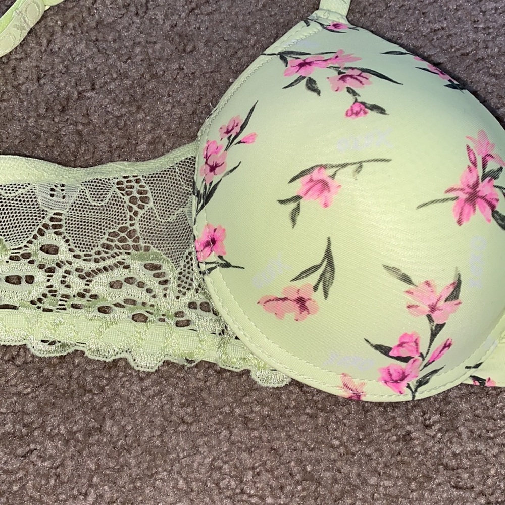 Push-up bra - Picture 2 of 2